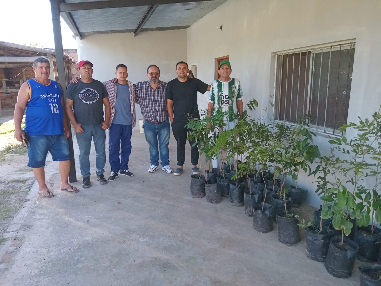 El Espinillo suma arbolitos al barrio, Con gestión local y compromiso vecinal