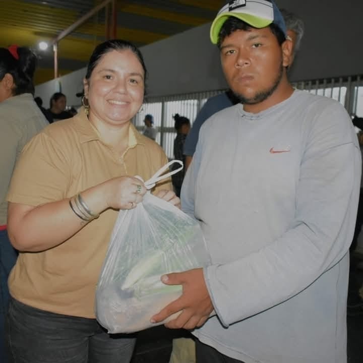 Pirané:La Intendenta cuida a la familia municipal con productos de nuestra tierra