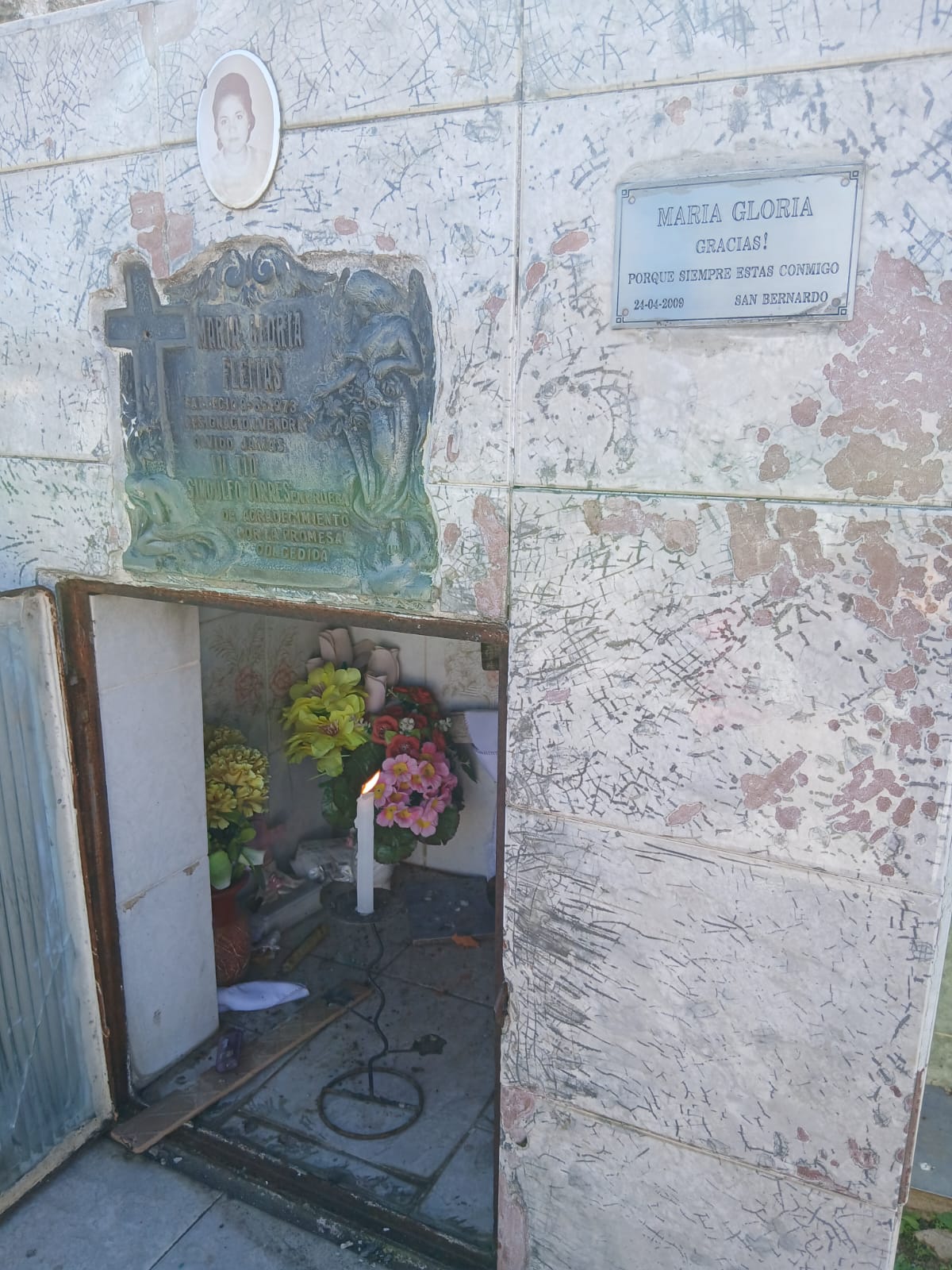 La historia del agua que brotaba en el cementerio de Isla Azul