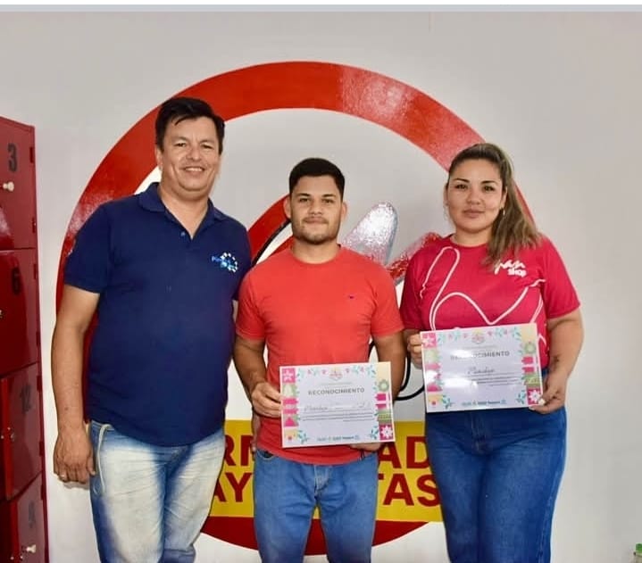 El Municipio de Pirané premió la creatividad de los comercios locales con el Concurso de Vidrieras Navideñas