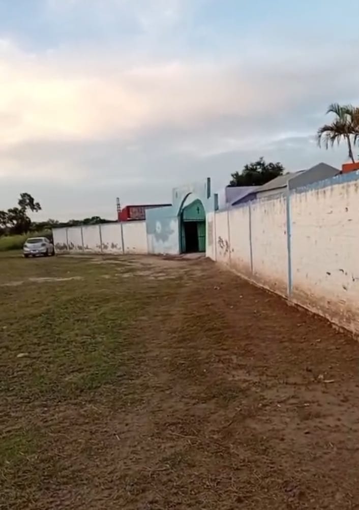Vecinos de El Espinillo reclaman energía eléctrica y agua en el cementerio local