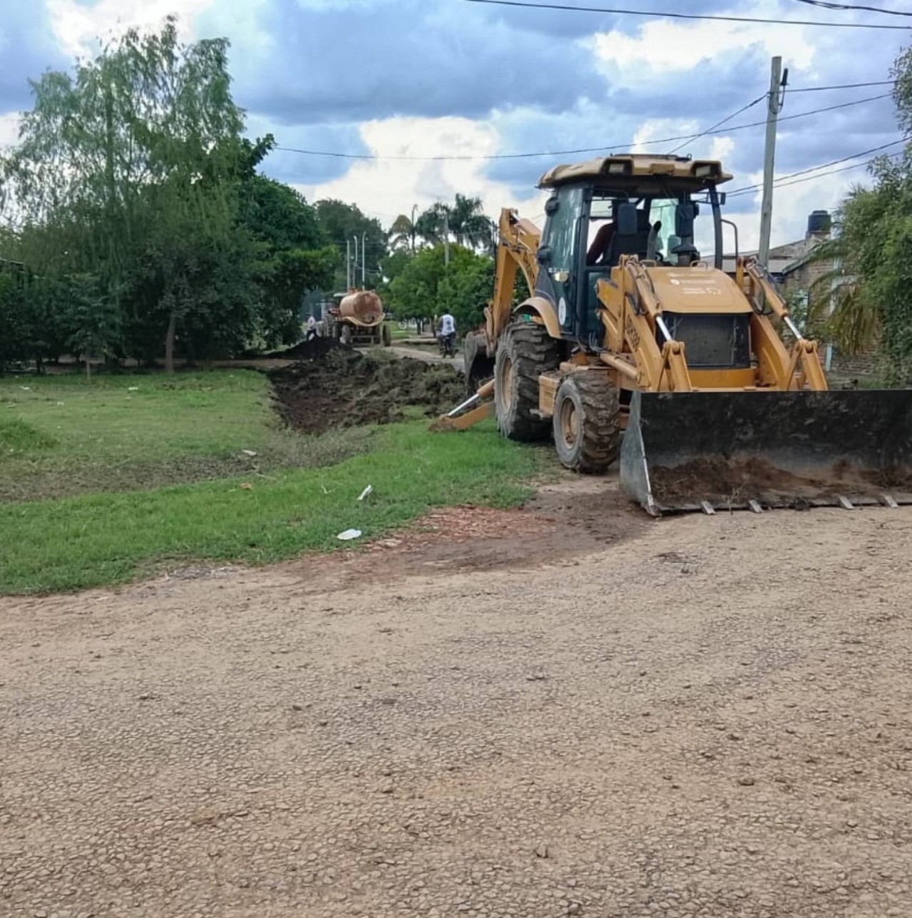 El intendente José Ravano encabezó trabajos de limpieza y mantenimiento en el Barrio 50 Viviendas