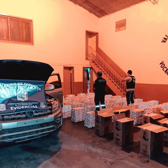 El Colorado: dos camionetas embistieron un control fronterizo y una fue secuestrada con millonaria carga ilegal
