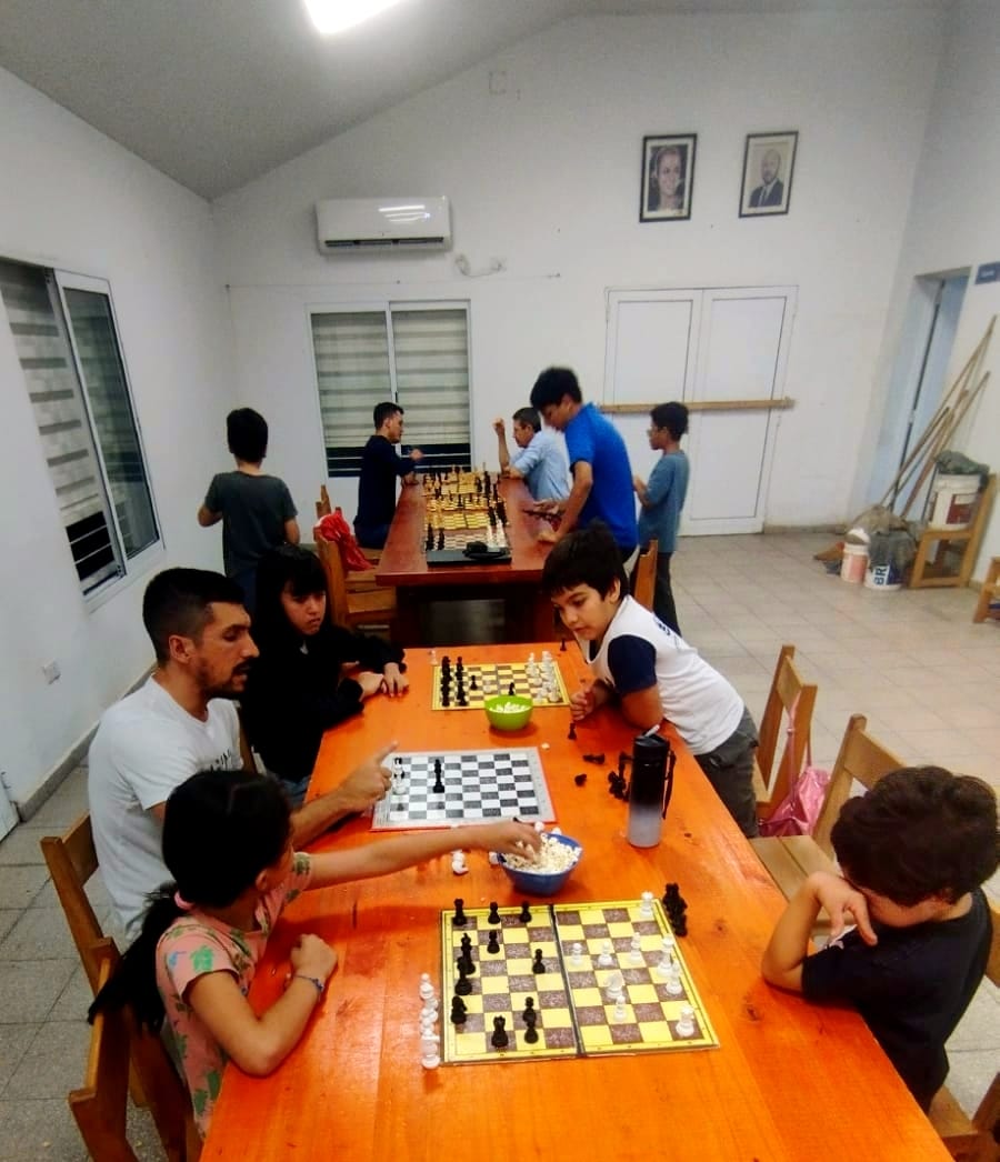 Esta tarde comienza el Ciclo 2026 en la Escuela Comunitaria de Ajedrez del Barrio Venezuela