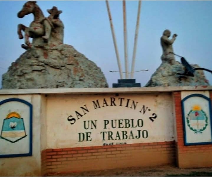 San Martín Nº2 avanza con obras de iluminación: el intendente Luis Riveros encabezó el encendido de luces en la avenida Leyes