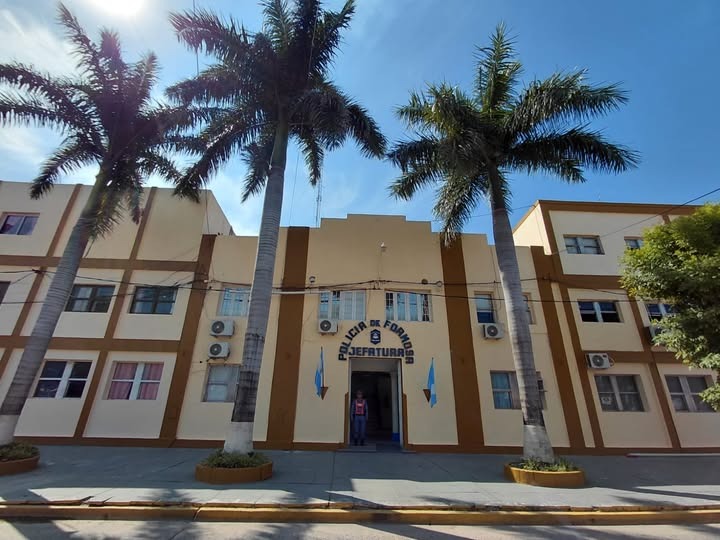 Dos efectivos policiales fueron apartados preventivamente tras denuncia en redes sociales