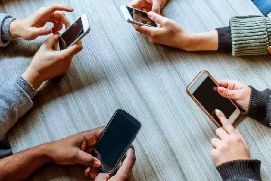 Alarma global: los jóvenes pierden interés en las noticias y se alejan de la actualidad