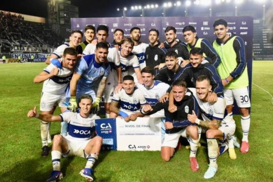 Gimnasia aplastó a Camioneros y avanzó con autoridad en la Copa Argentina