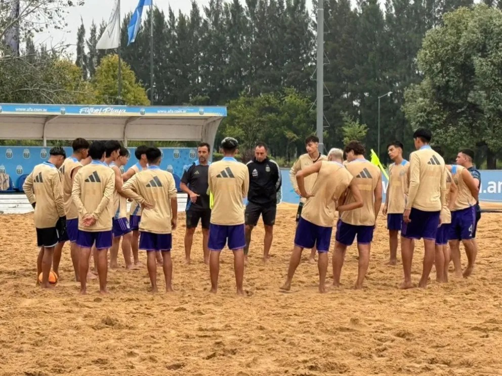 El formoseño Emiliano Núñez entrena con la Selección Argentina Sub 20 de Fútbol Playa