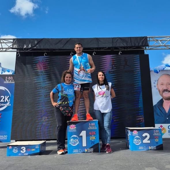 Un oficial del G.E.O.P.F. brilló en los 42K y llevó a Formosa a lo más alto