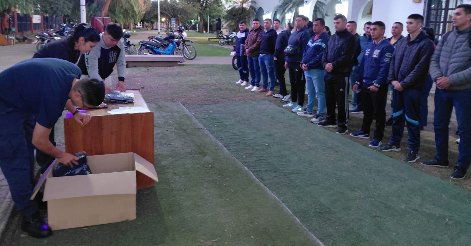 Refuerzan equipamiento policial con entrega de uniformes al Destacamento Costanera de Formosa