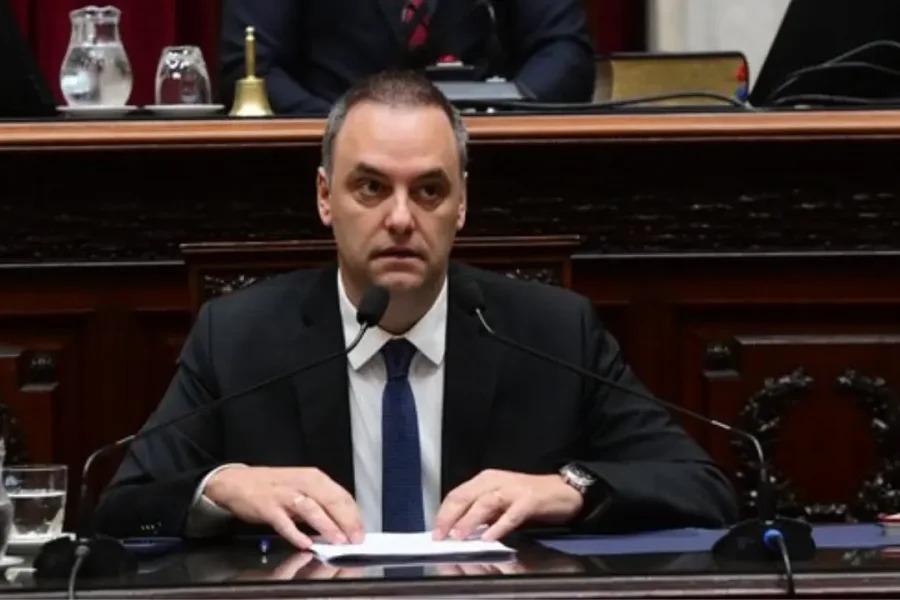 Imagen negativa de Manuel Adorni supera el 70% según una encuesta