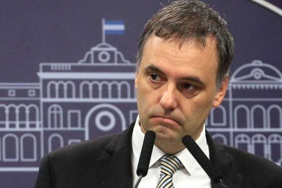 Incómodo momento para Adorni, frenó una pregunta sobre sobresueldos a Caputo