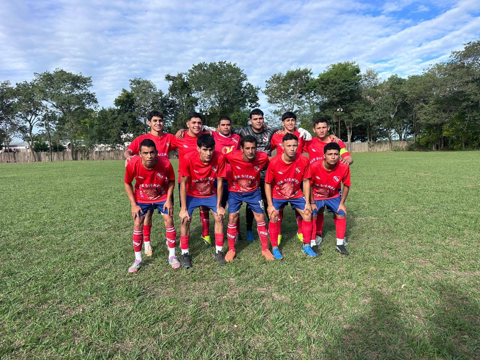 La Primera “A” de la Liga Laguna Blanca sigue sumando capítulos intensos
