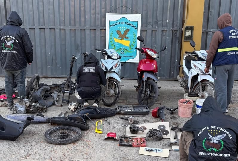 Secuestran motocicletas y moto partes, y detienen a dos hombres en distintos operativos