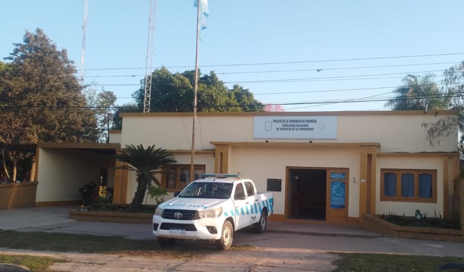 Detuvieron a tres personas y secuestraron un arma blanca tras un violento ataque a policías en Villafañe