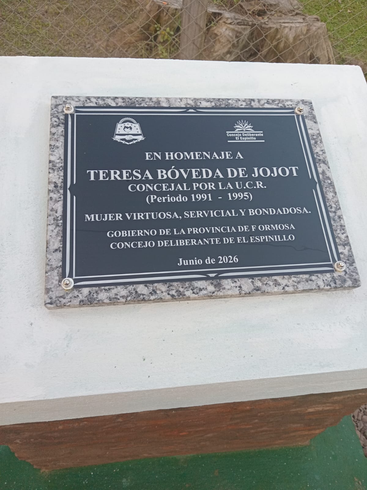 EL ESPINILLO RINDIÓ HOMENAJE A TERESA BÓVEDA DE JOJOT CON EL DESCUBRIMIENTO DE UN MONOLITO Y LA IMPOSICIÓN DE SU NOMBRE A UNA CALLE