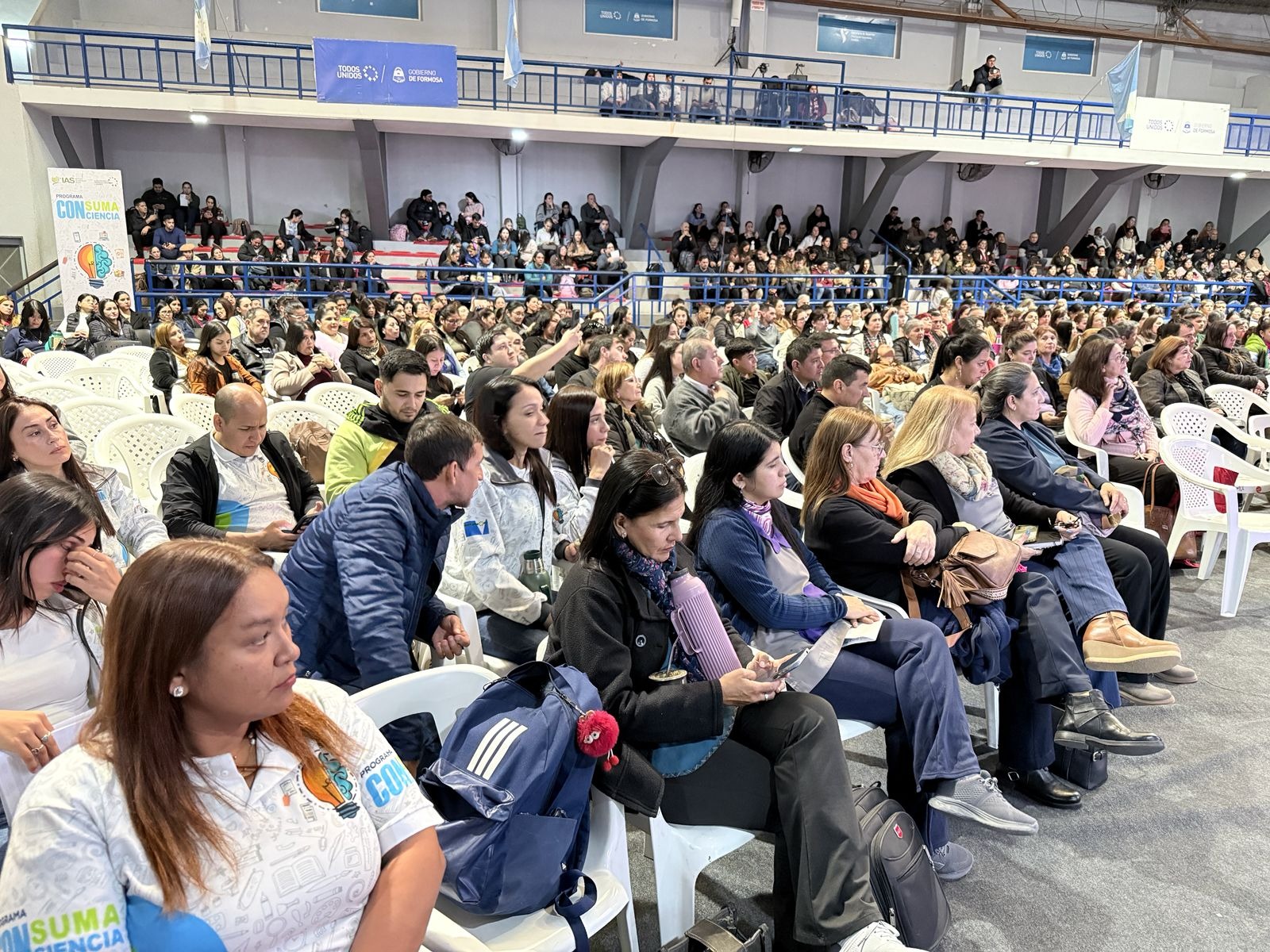 Más de 750 docentes participaron de la primera capacitación del programa "Consuma Conciencia"