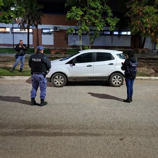 Investigan la muerte de una mujer de 40 años: hallaron un feto en el vehículo que la trasladó al hospital