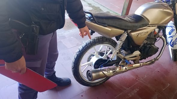 Retiraron de circulación una motocicleta por ruidos molestos en Palo Santo