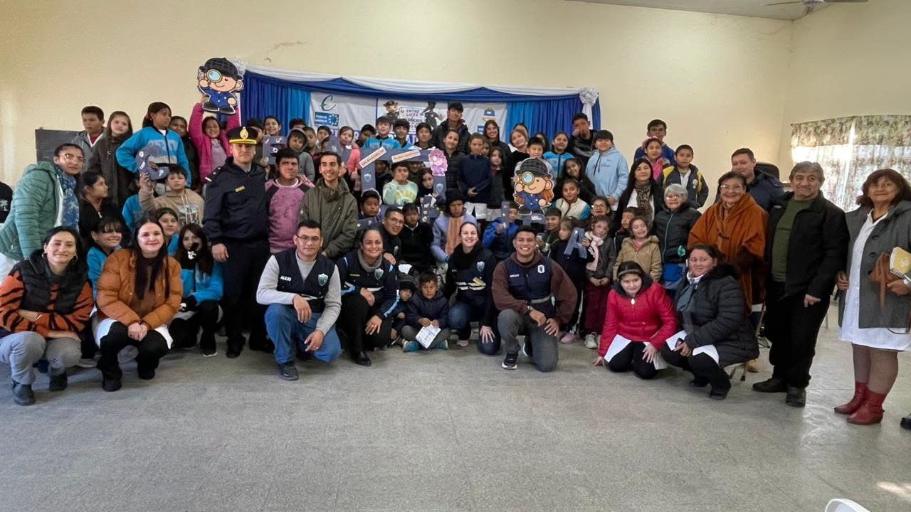 Fortalecen la prevención del cibercrimen con una charla para la comunidad educativa en Palo Santo