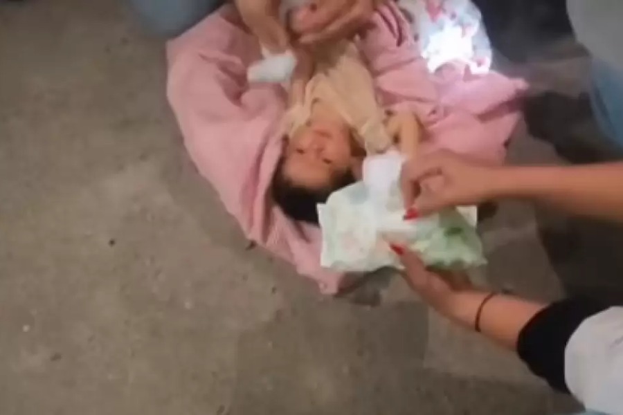 Otro milagro en Venezuela | Rescataron con vida a una bebé de 18 días