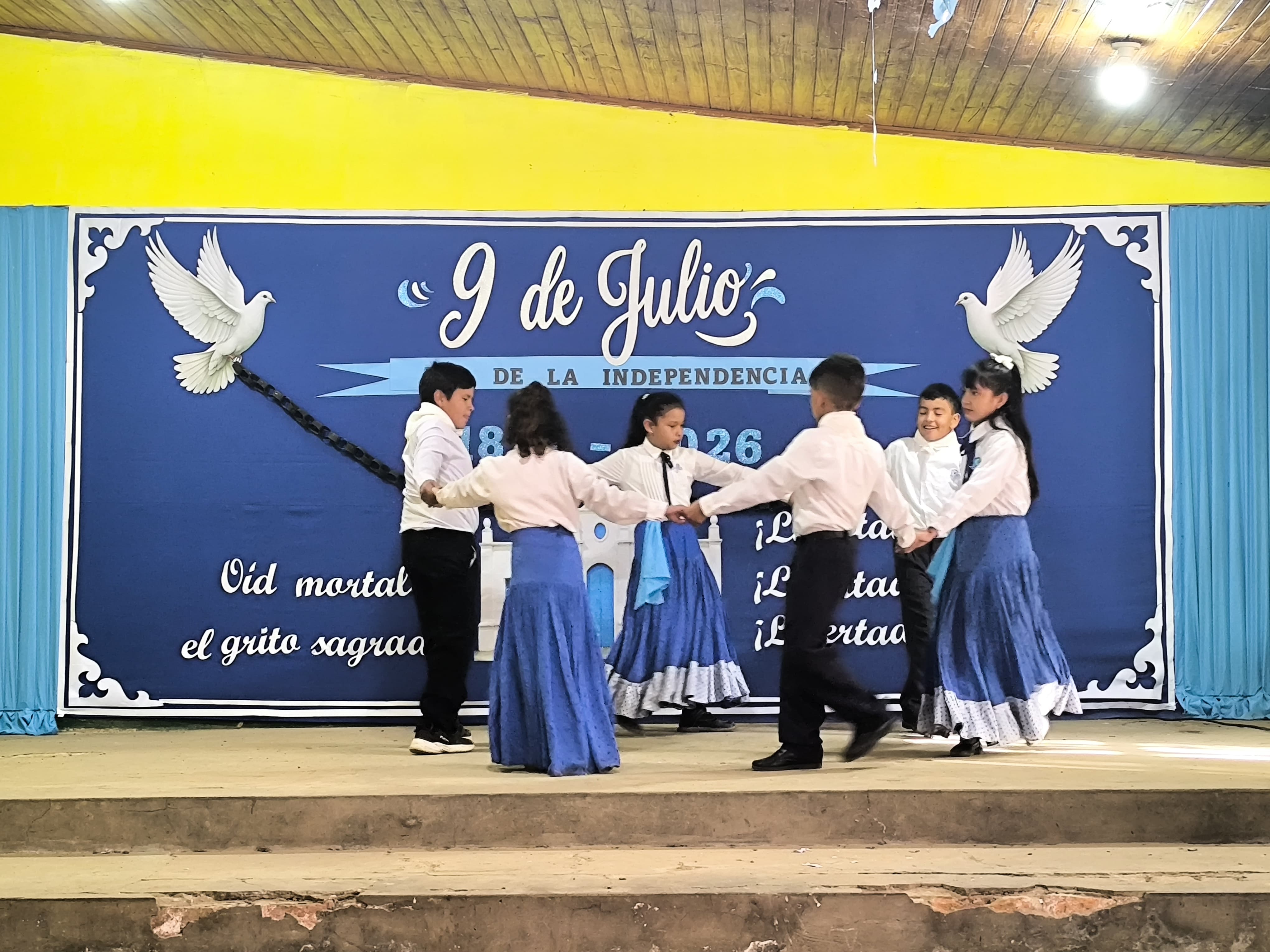 Apayerey celebró con emoción y unidad el Acto F1 por los 210 años de la Independencia Argentina