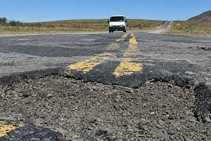 El Gobierno admitió que retiene parte de los fondos destinados a las rutas