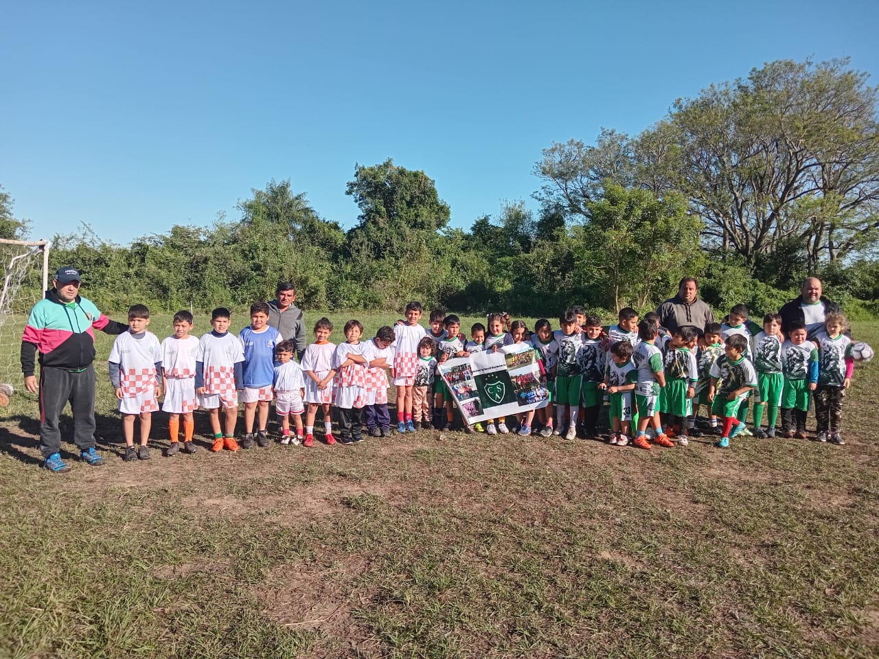 Apayerey vivió una jornada a puro fútbol infantil