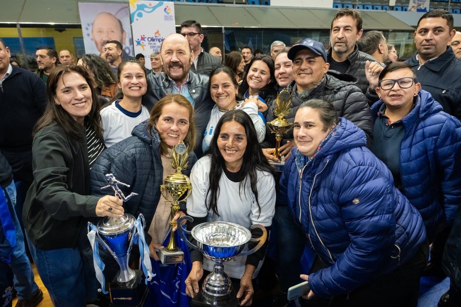 GILDO INSFRÁN ACOMPAÑÓ LA APERTURA DE LAS OLIMPIADAS “MES DEL EMPLEADO PÚBLICO”