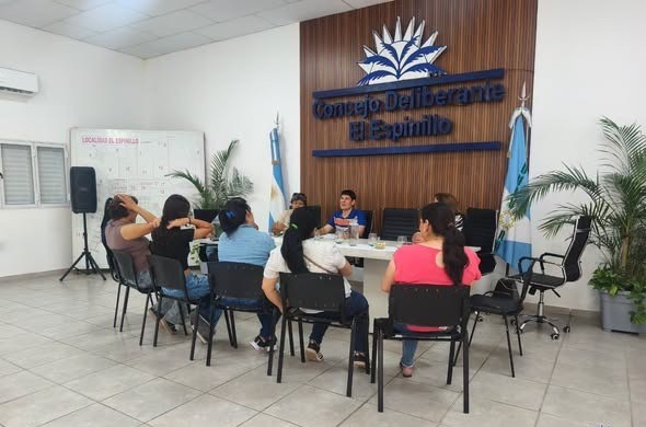 EL ESPINILLO: CUANDO LAS AUTORIDADES ABREN SUS PUERTAS Y ESCUCHAN A LOS JÓVENES, SE CONSTRUYE UN FUTURO MEJOR