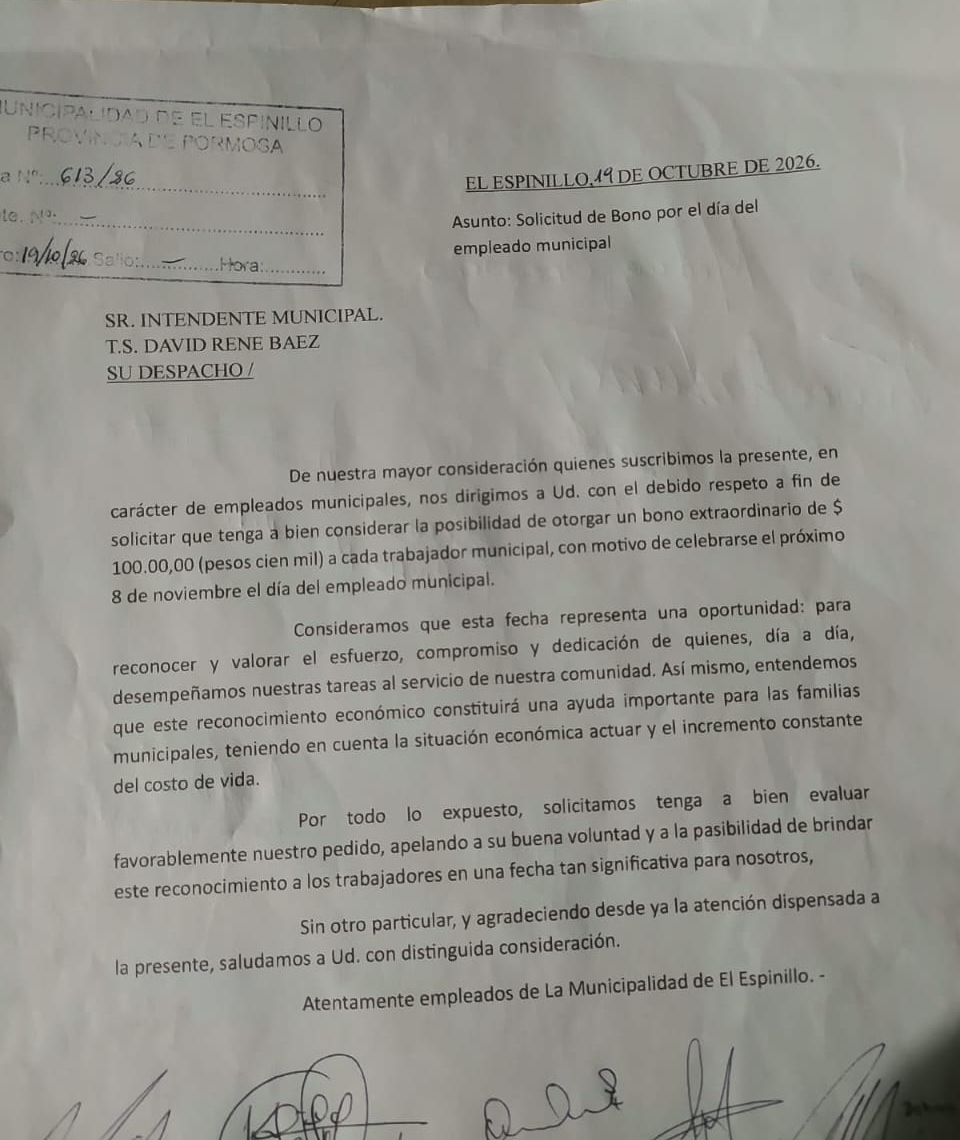EL ESPINILLO: EMPLEADOS MUNICIPALES PIDEN AL INTENDENTE DAVID RENÉ BÁEZ UN BONO EXTRAORDINARIO DE $100.000 POR SU DÍA